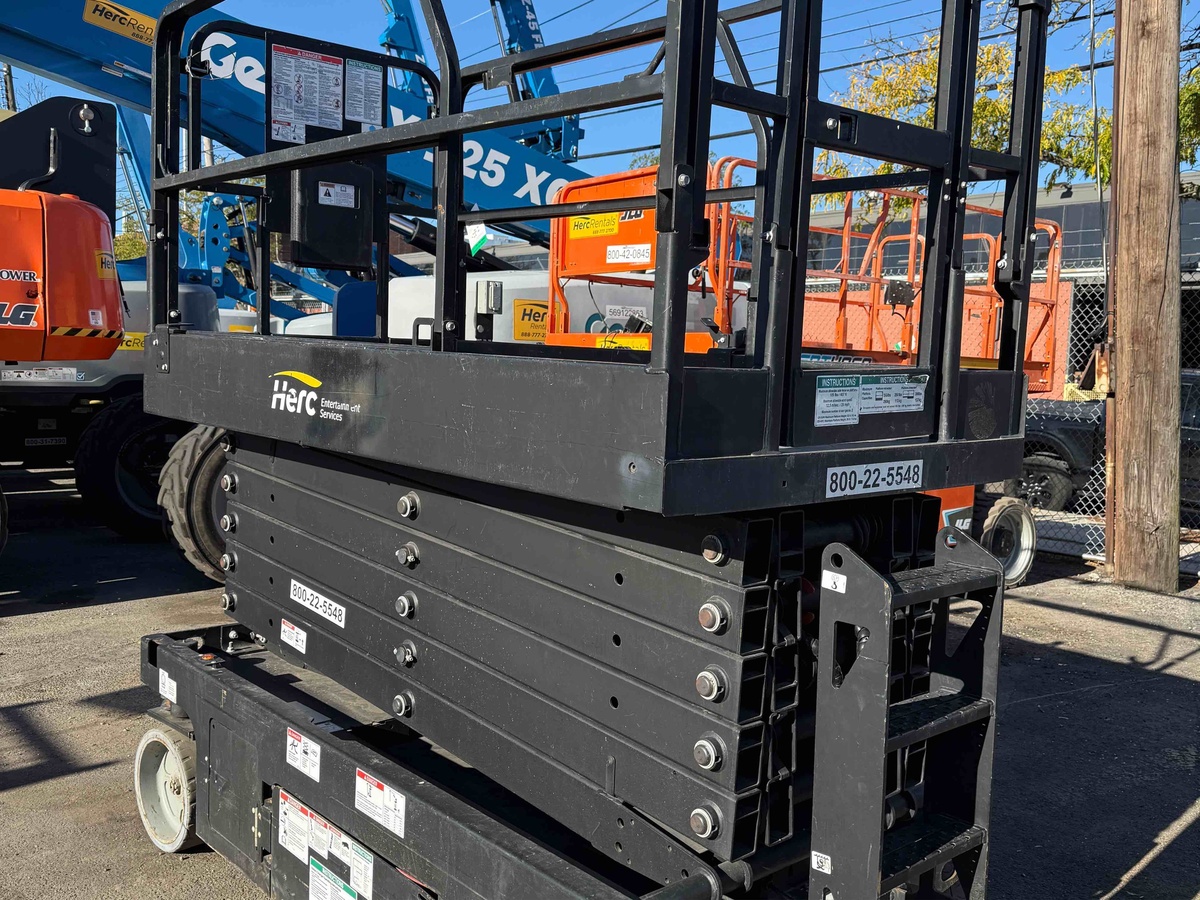 2018 Genie GS-4047-2