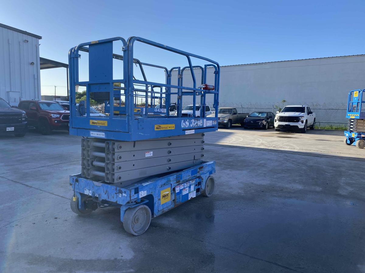 2015 Genie GS-3246
