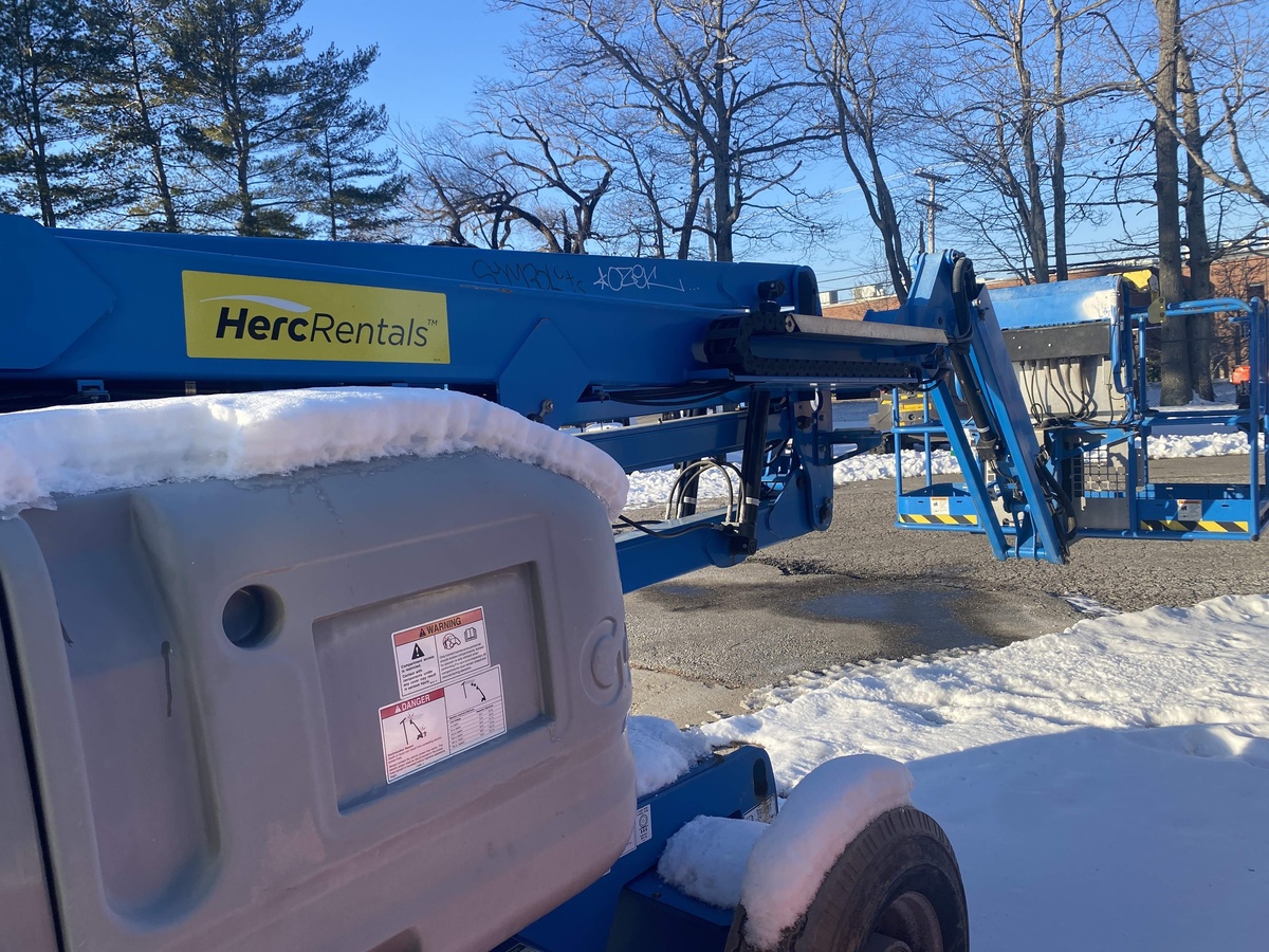 2017 Genie Z-45/25-8