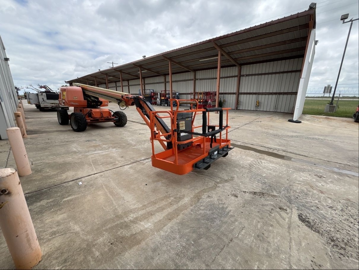 2018 JLG 660SJ-4