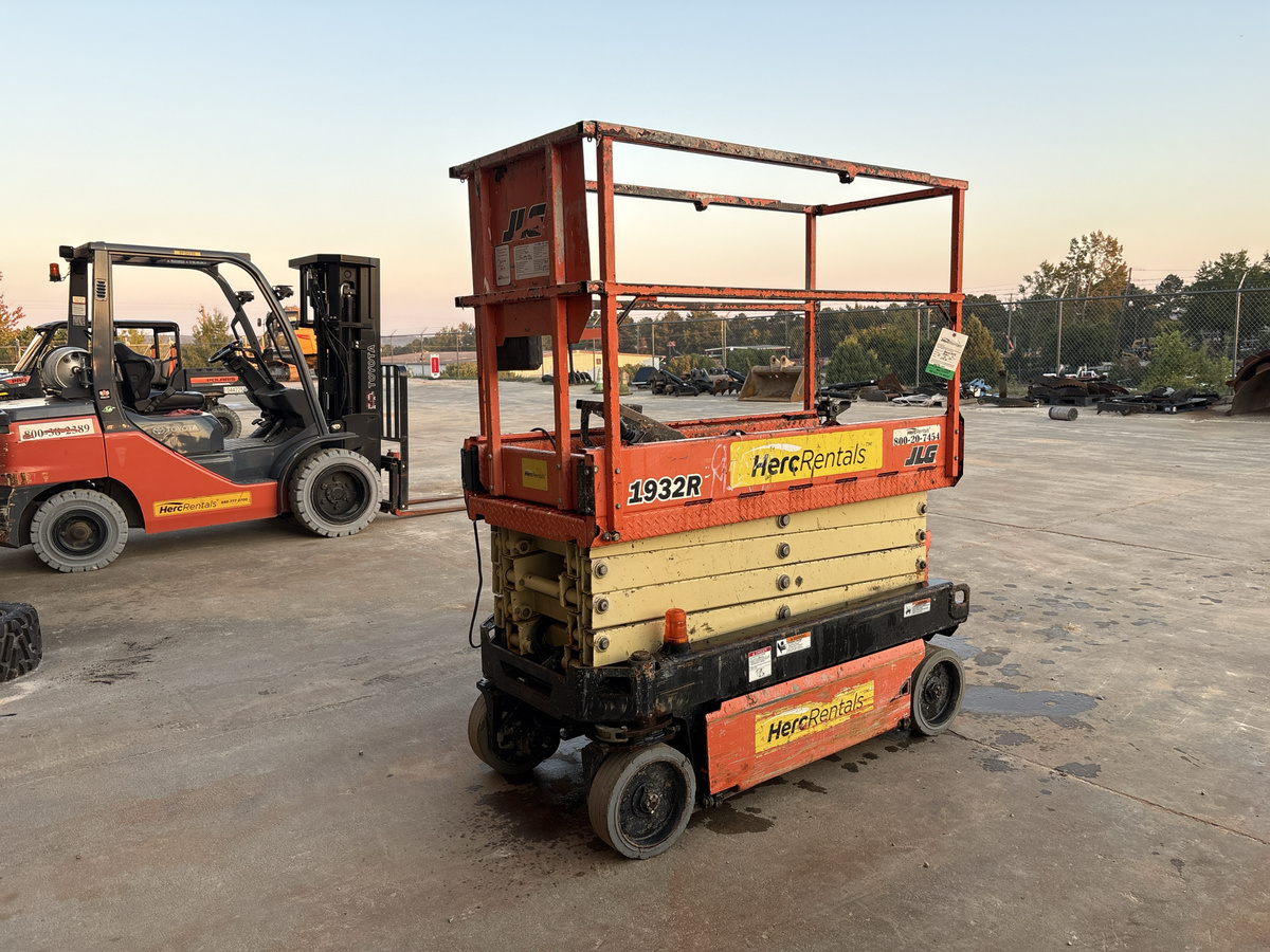 2018 JLG 1932R-6
