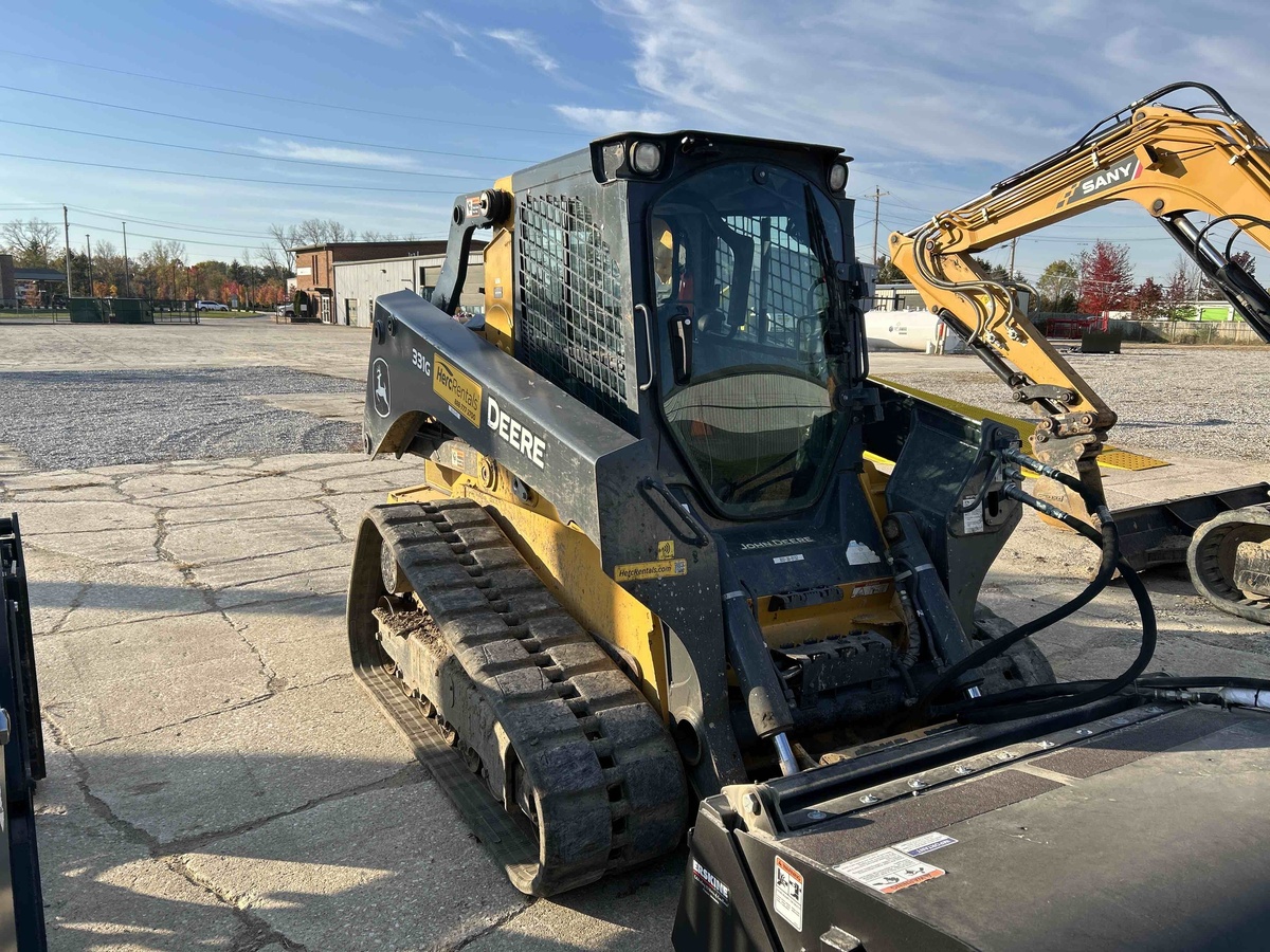 2022 John Deere 331G-3