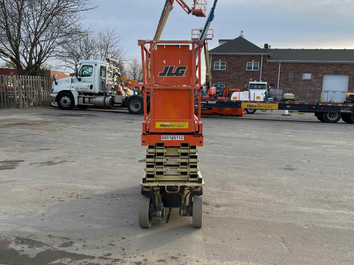 2017 JLG 2632ES