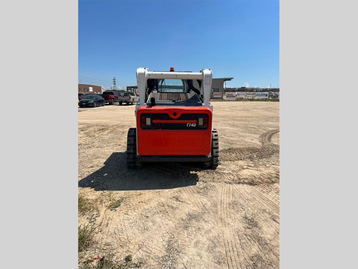 2021 Bobcat T740