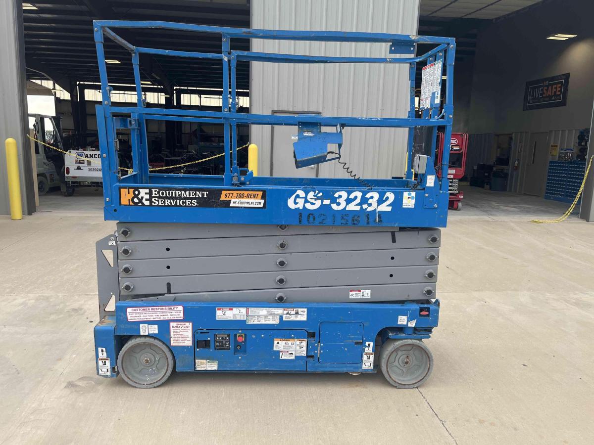 2017 Genie GS-3232-4