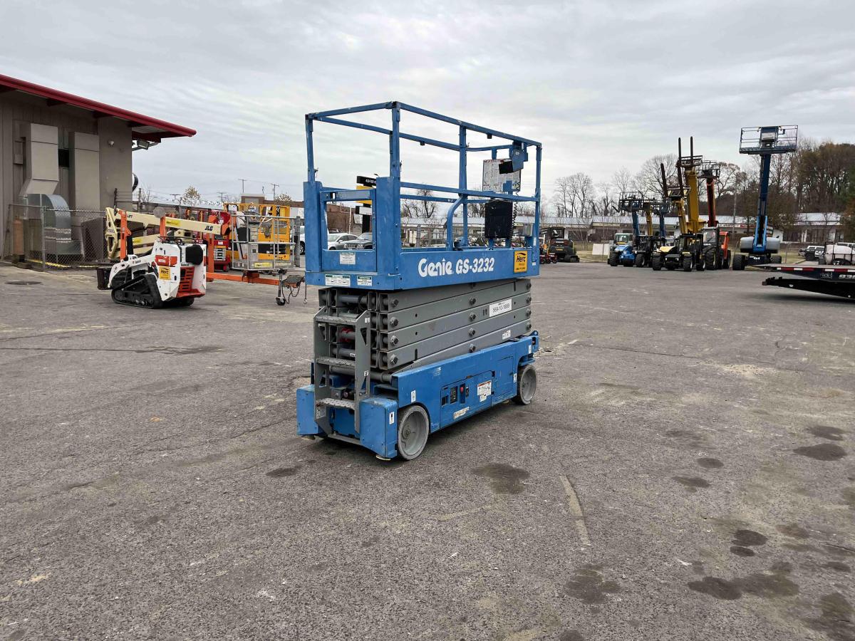 2018 Genie GS-3232