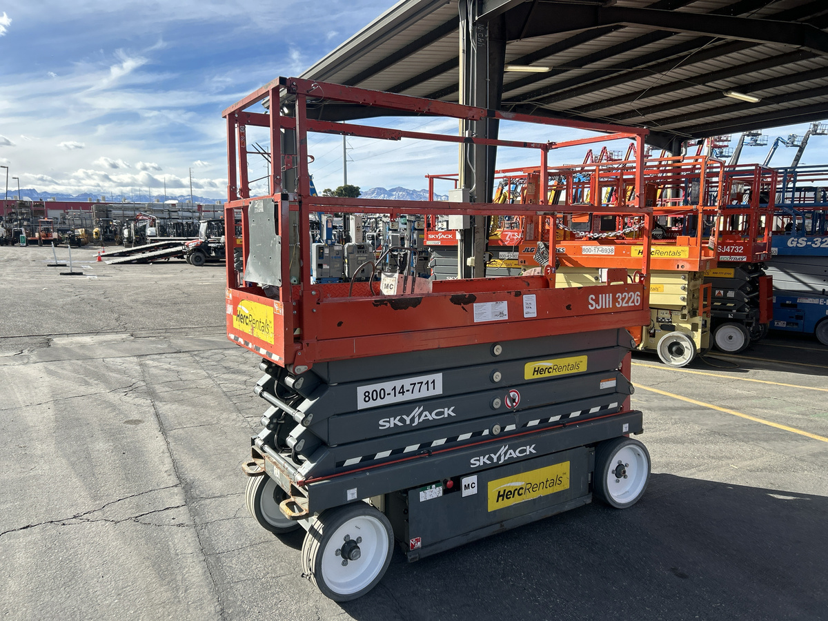 2017 Skyjack SJ3226-4