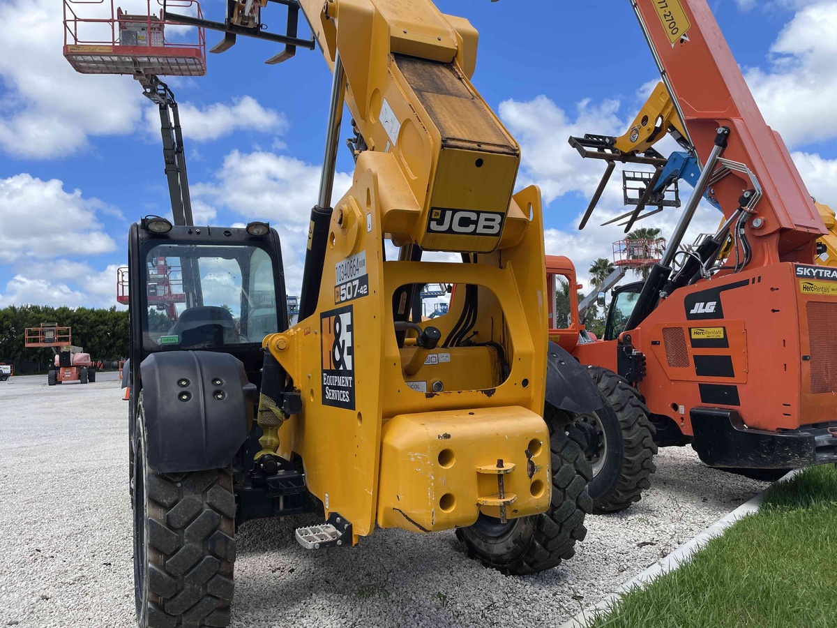 2022 JCB 507-42-4