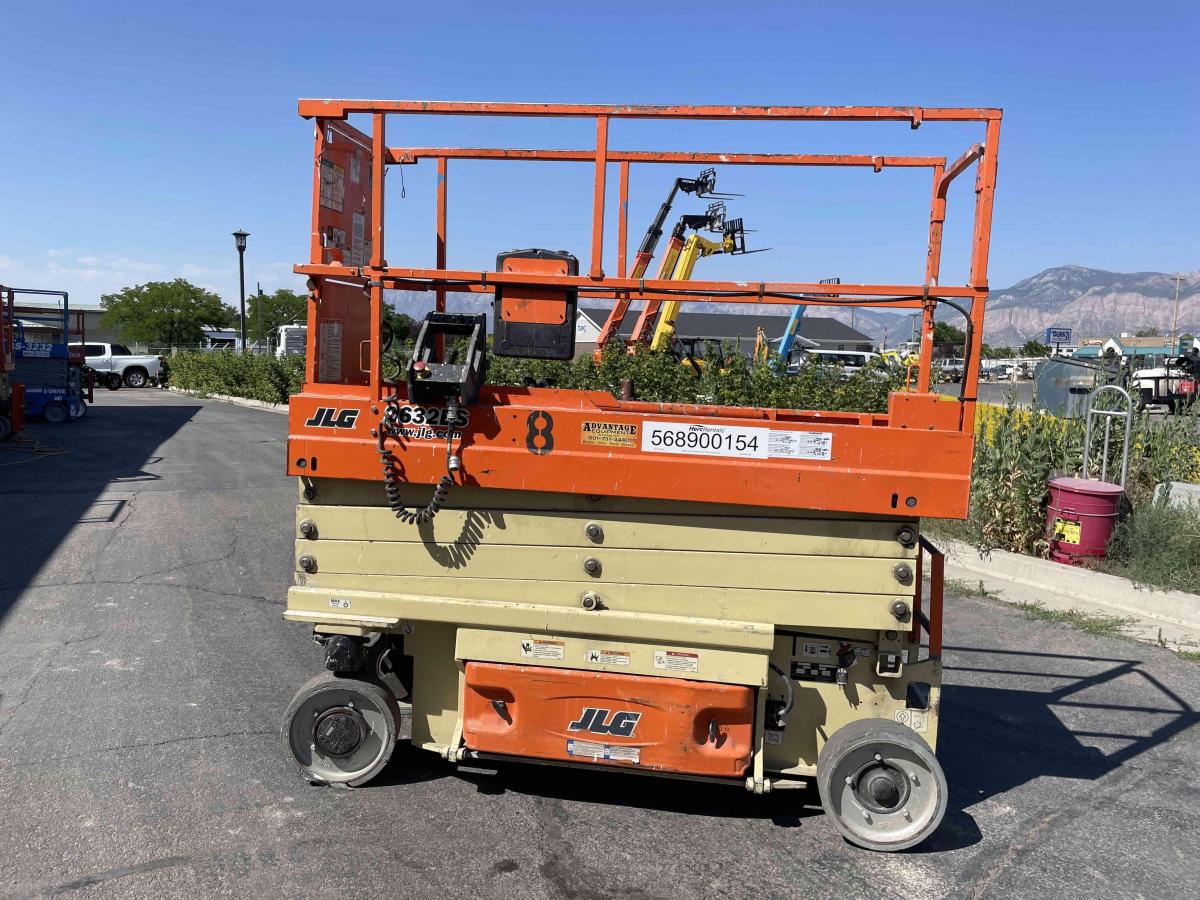 2016 JLG 2632ES