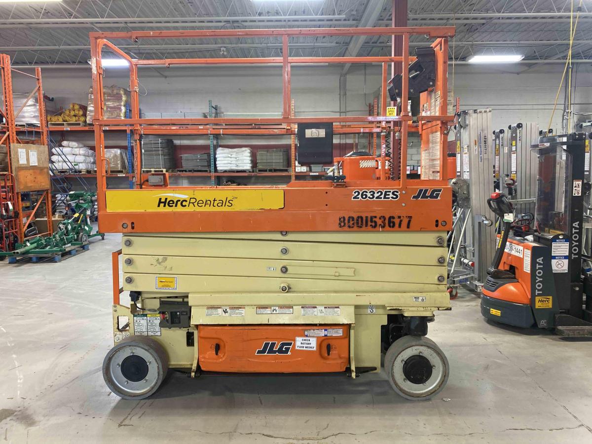 2017 JLG 2632ES