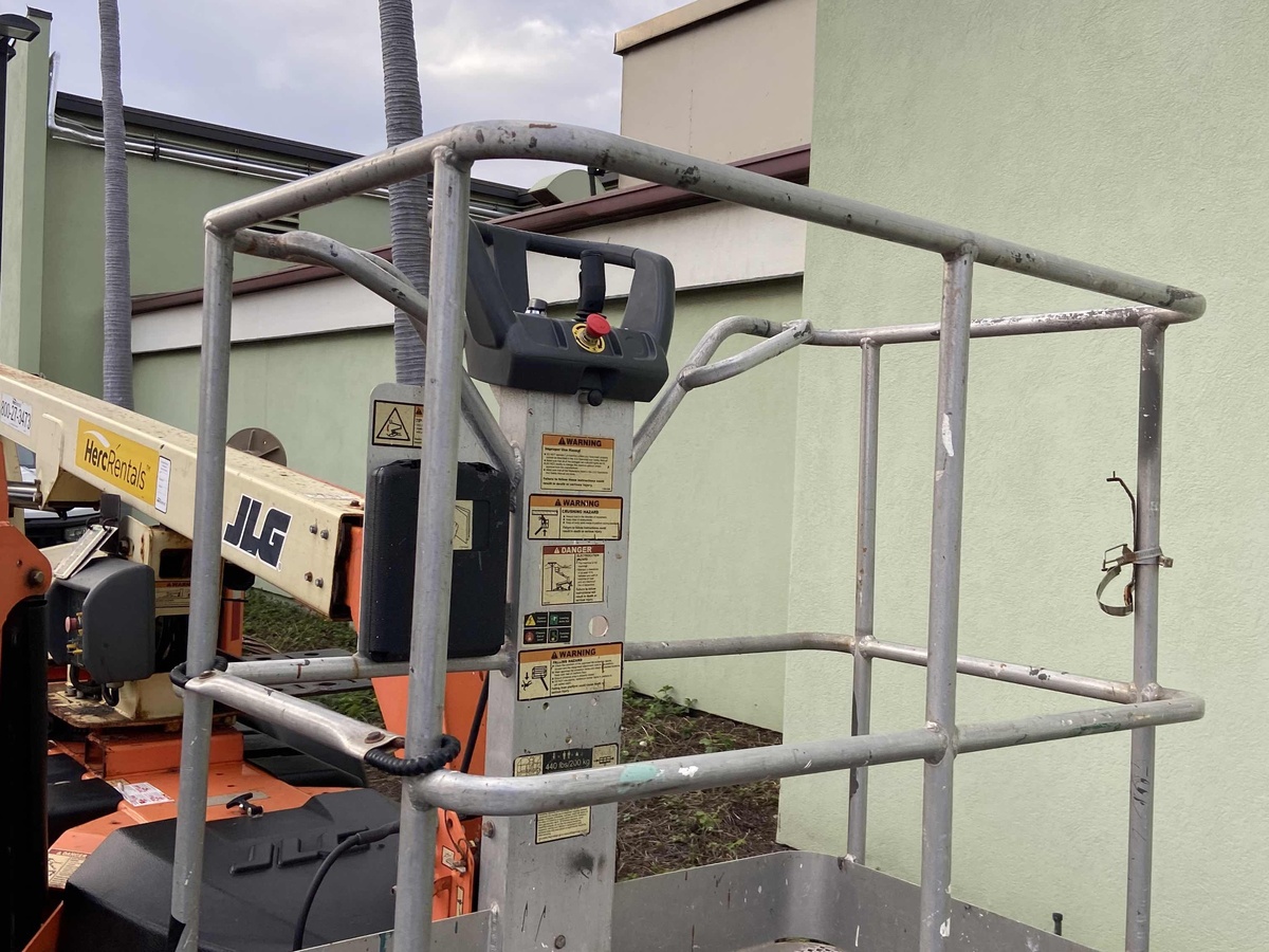 2019 JLG T350-4