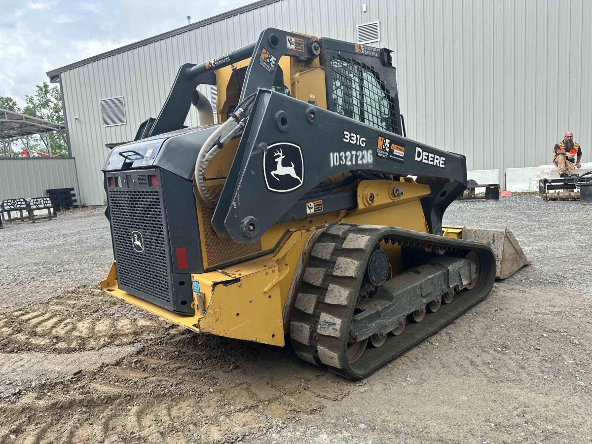 2021 John Deere 331G-4