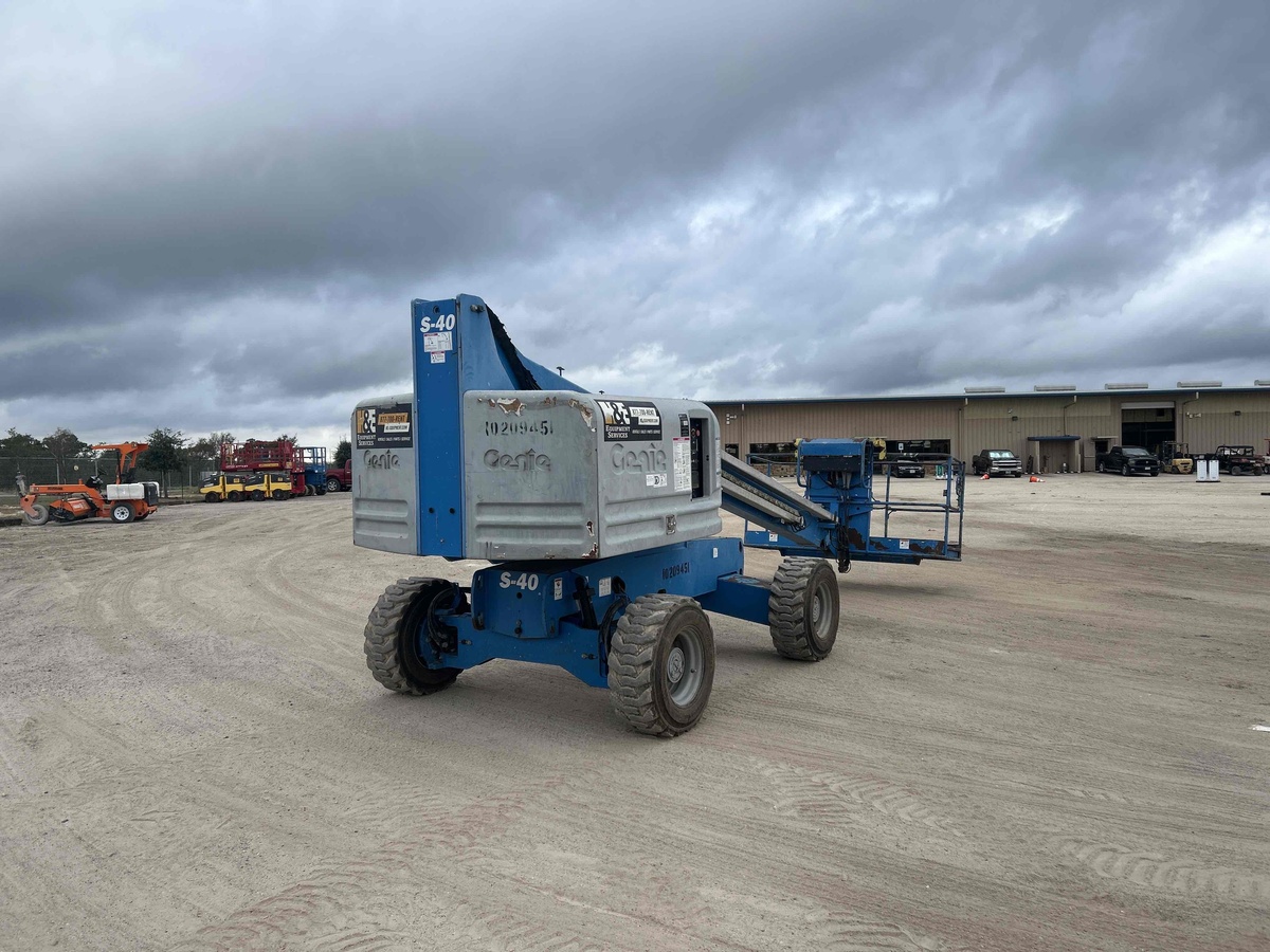 2017 Genie S-40
