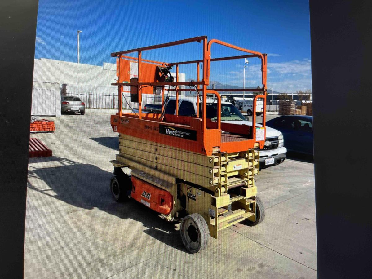 2016 JLG 3246ES