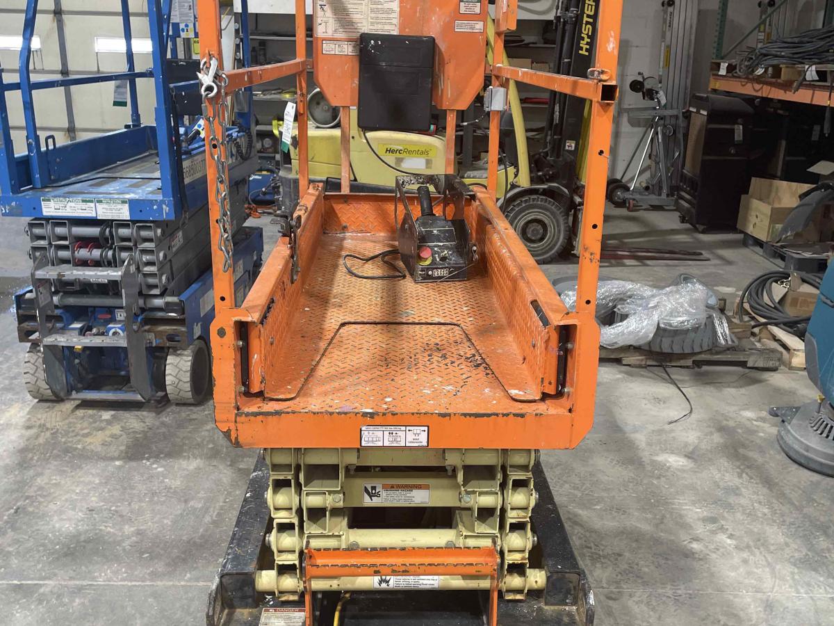 2018 JLG 1932R