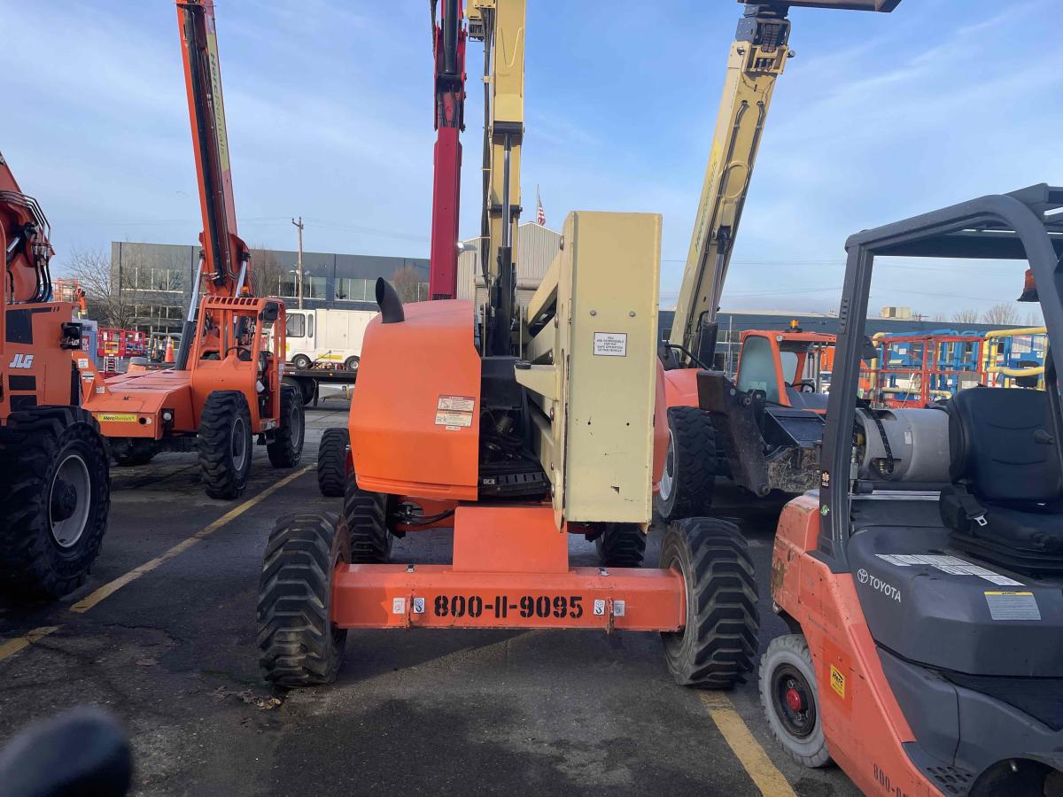 2016 JLG 450AJ