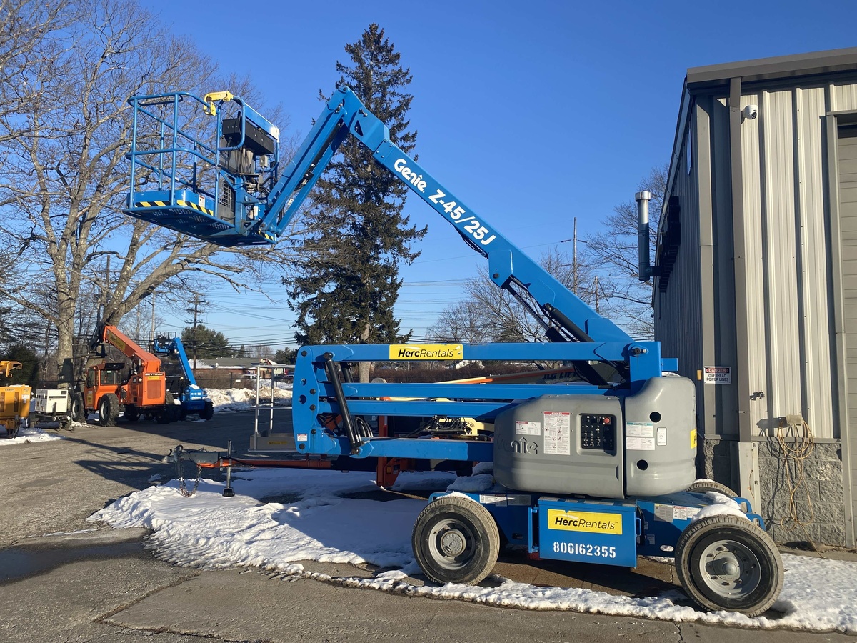 2017 Genie Z-45/25