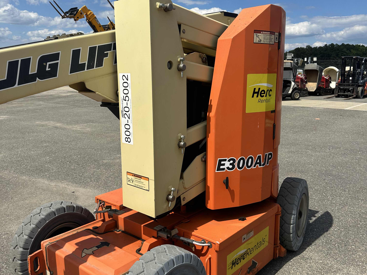 2018 JLG E300AJP-5