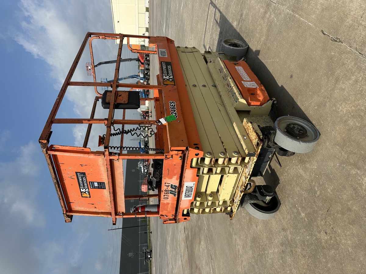 2018 JLG 3246ES-2