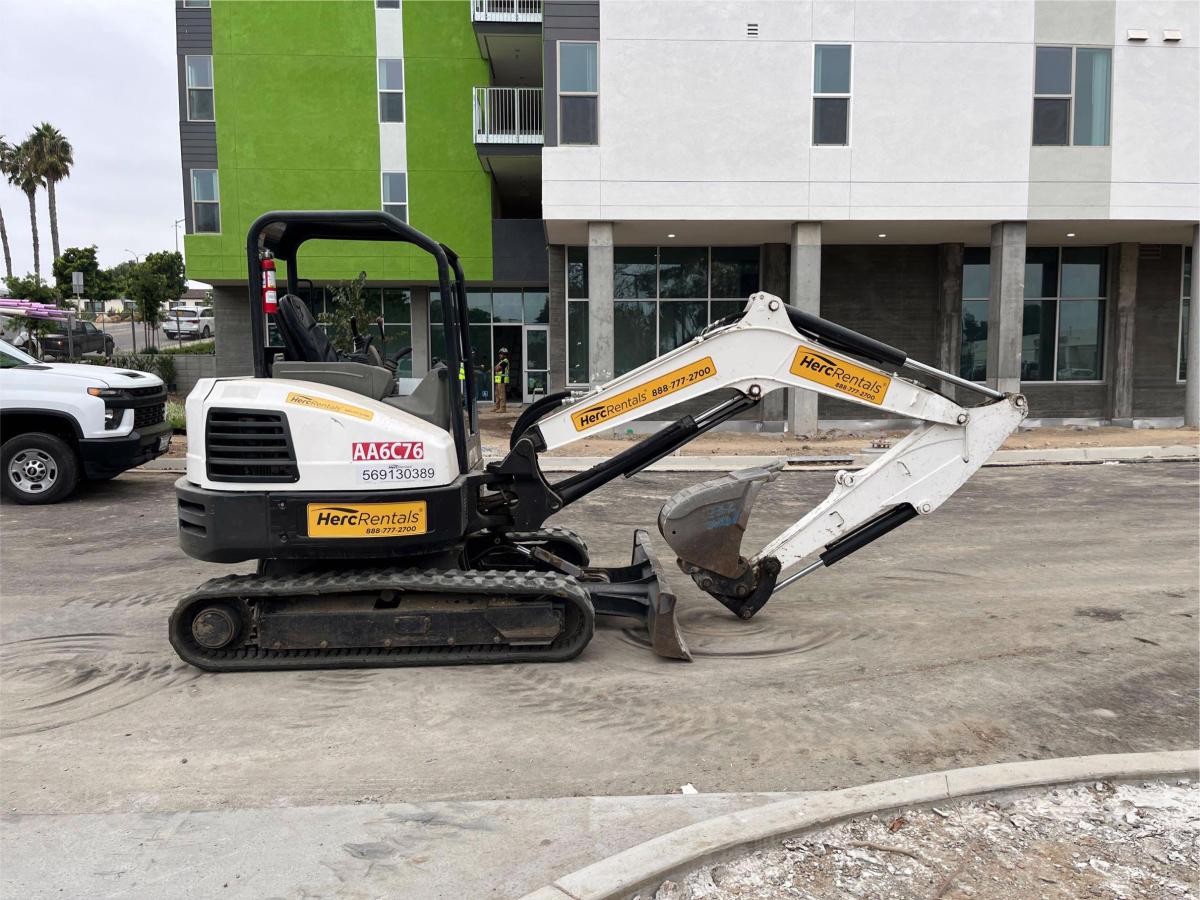 2017 Bobcat E42
