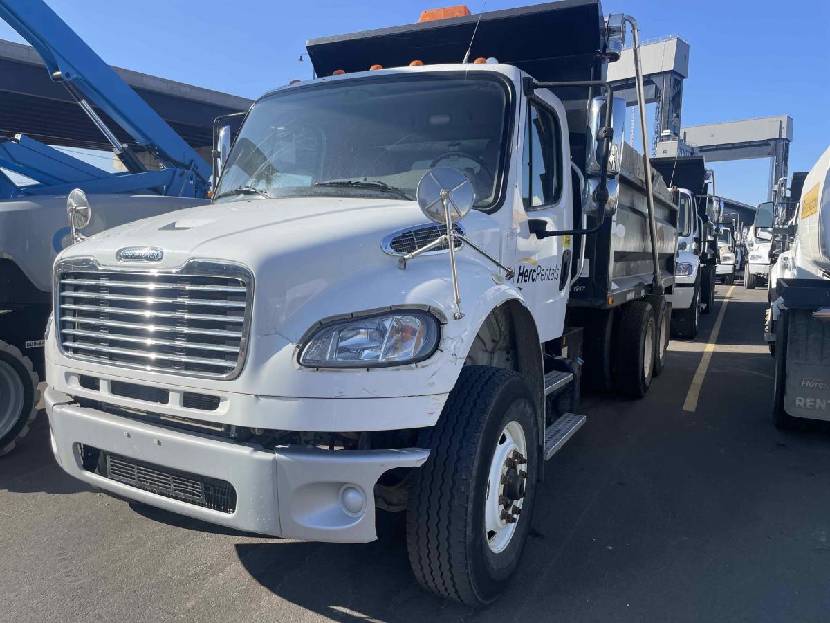 2016 Freightliner M2106