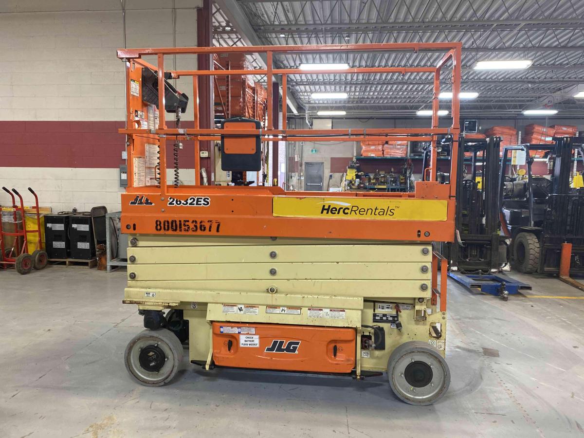 2017 JLG 2632ES