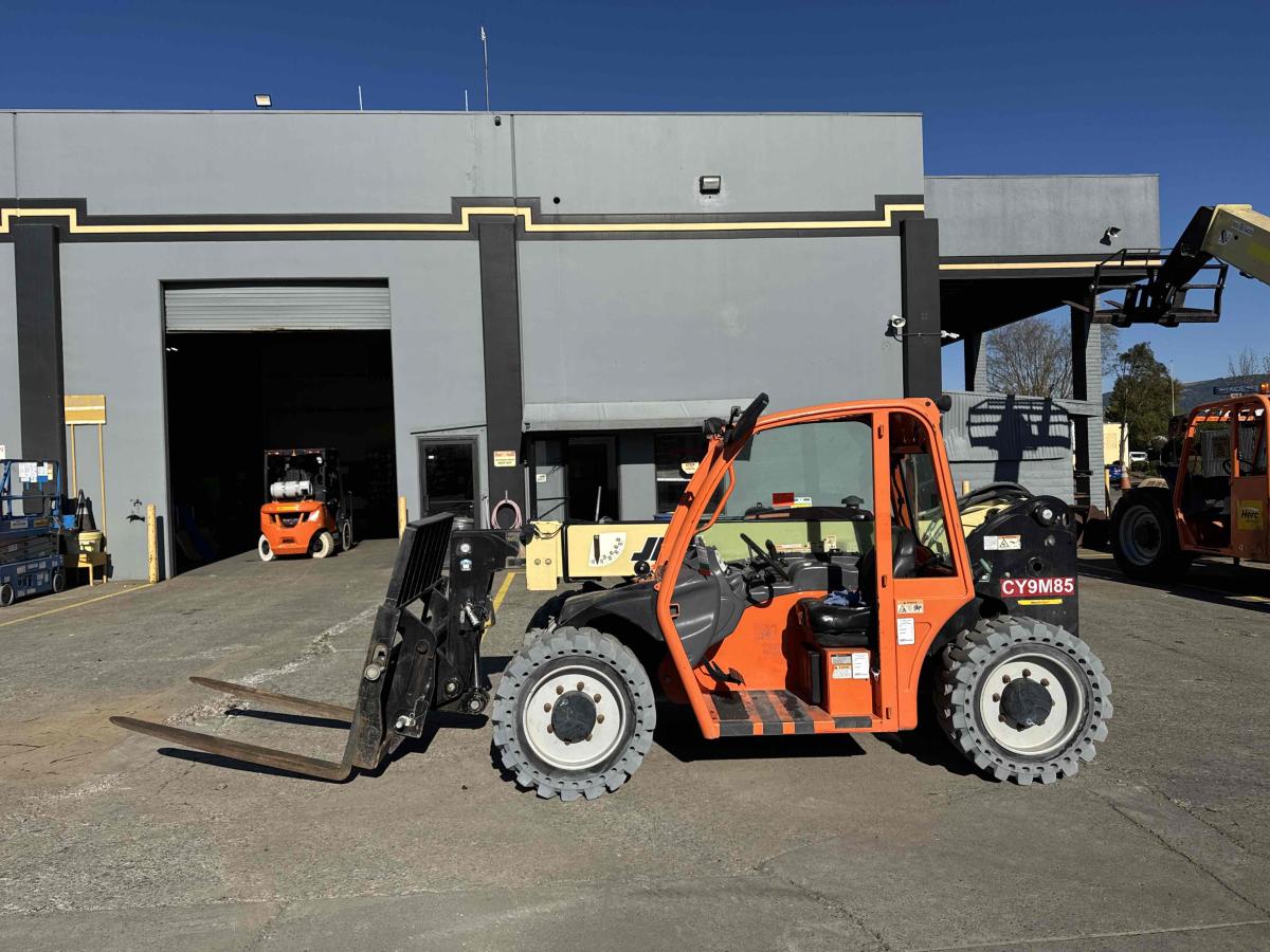 2016 JLG G5-18A