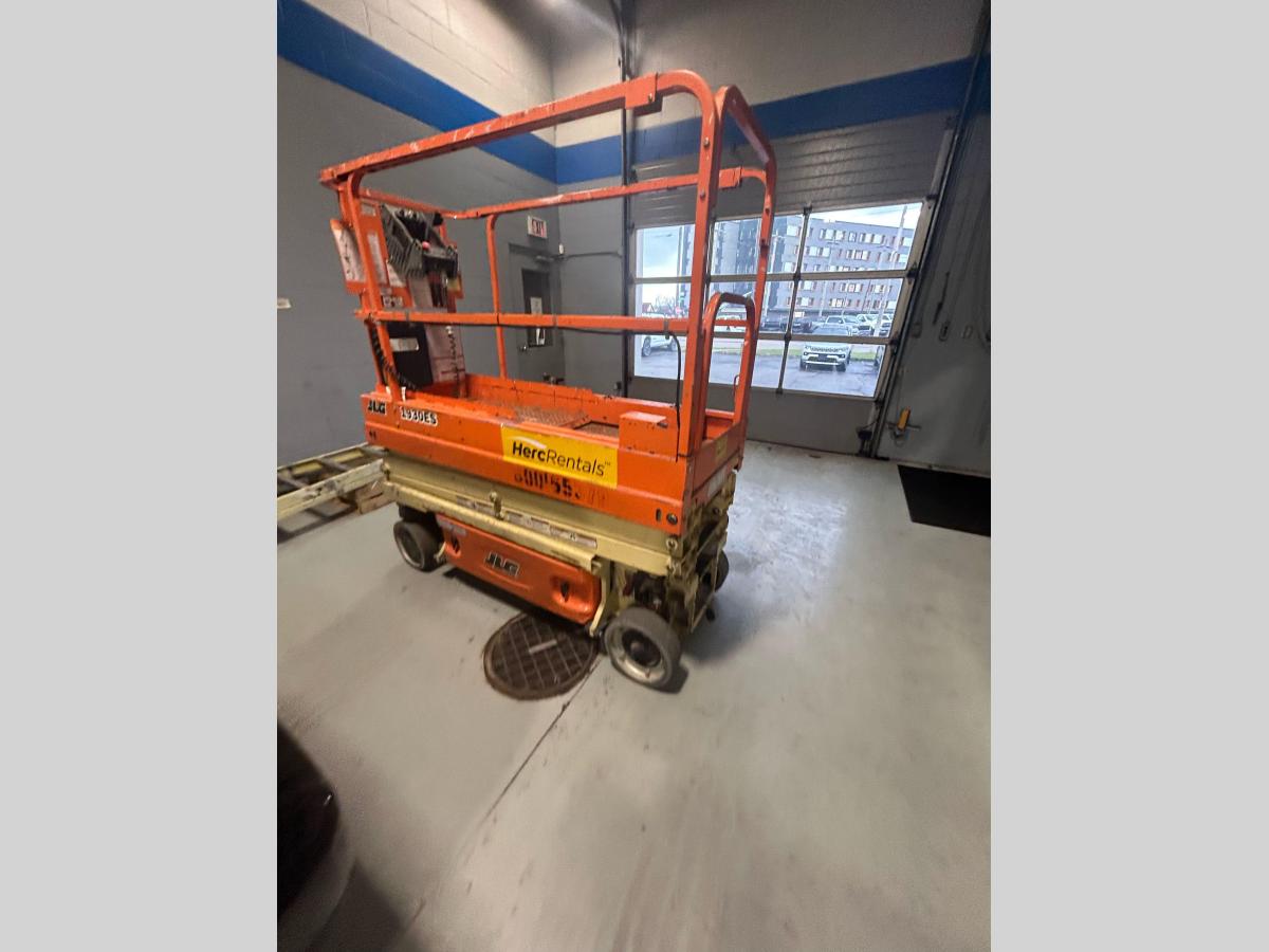 2017 JLG 1930ES
