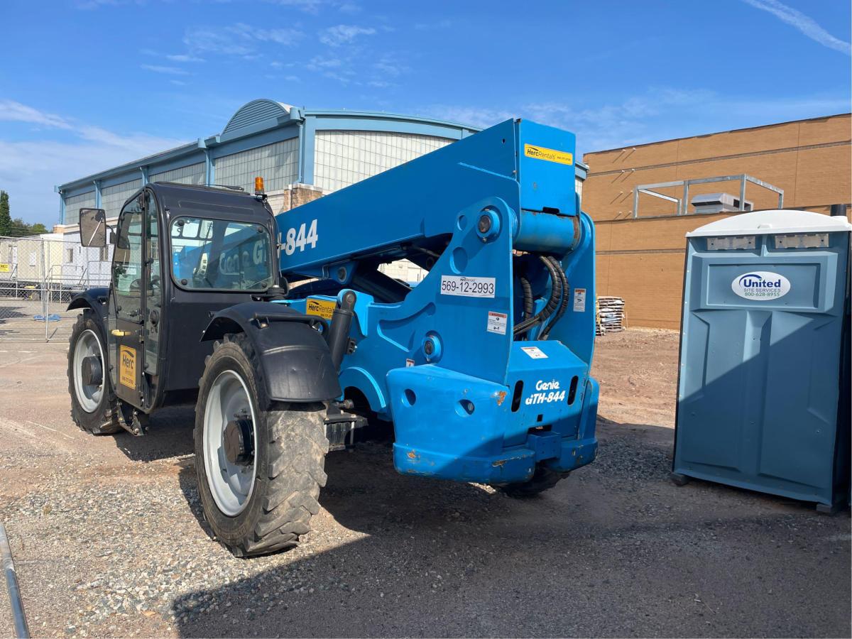 2017 Genie GTH 844