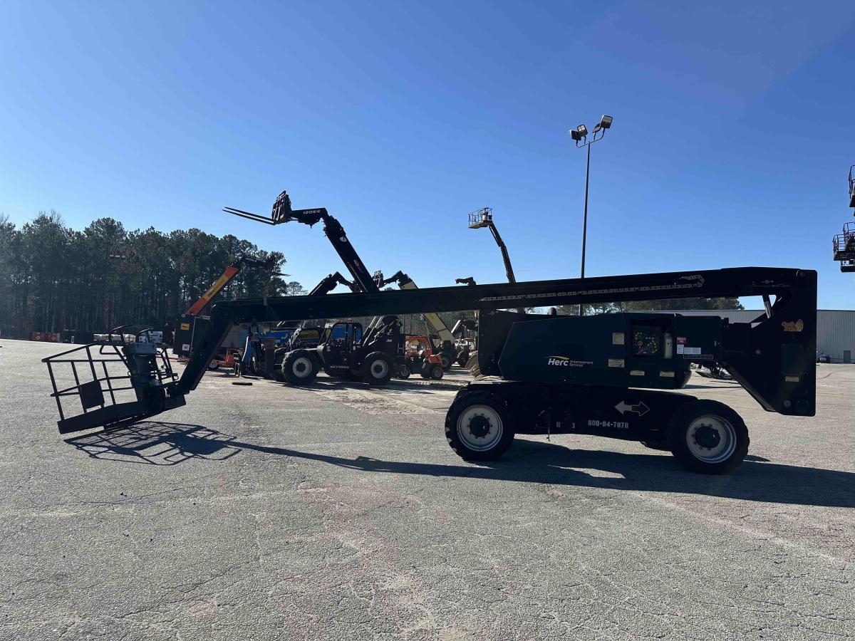 2015 JLG 800A