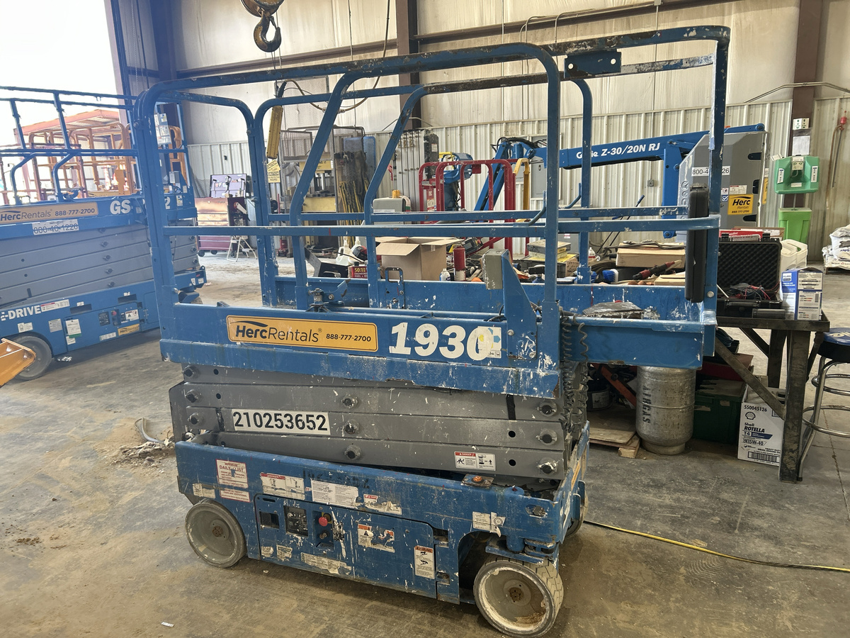 2018 Genie GS-1930