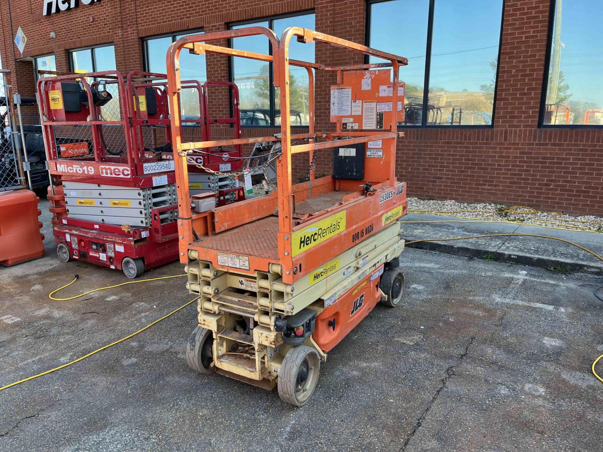 2017 JLG 1930ES
