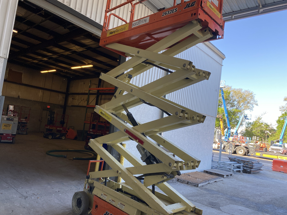 2018 JLG 2632ES-13
