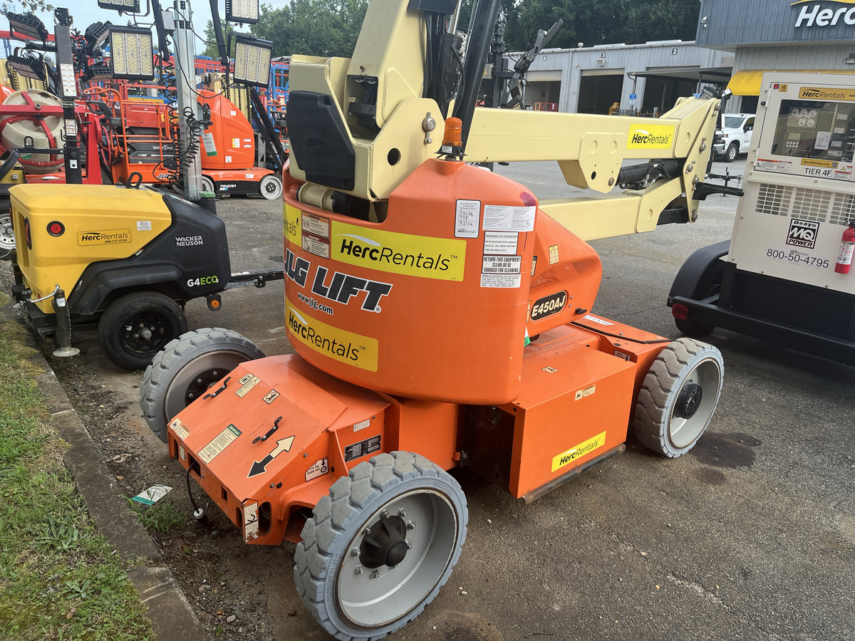 2018 JLG E450AJ-4