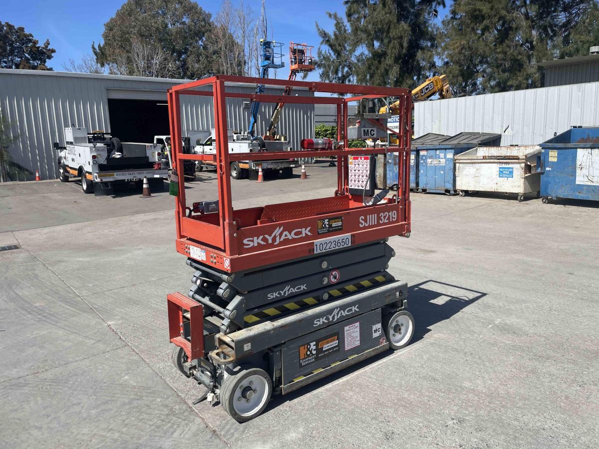 2017 Skyjack SJ3219