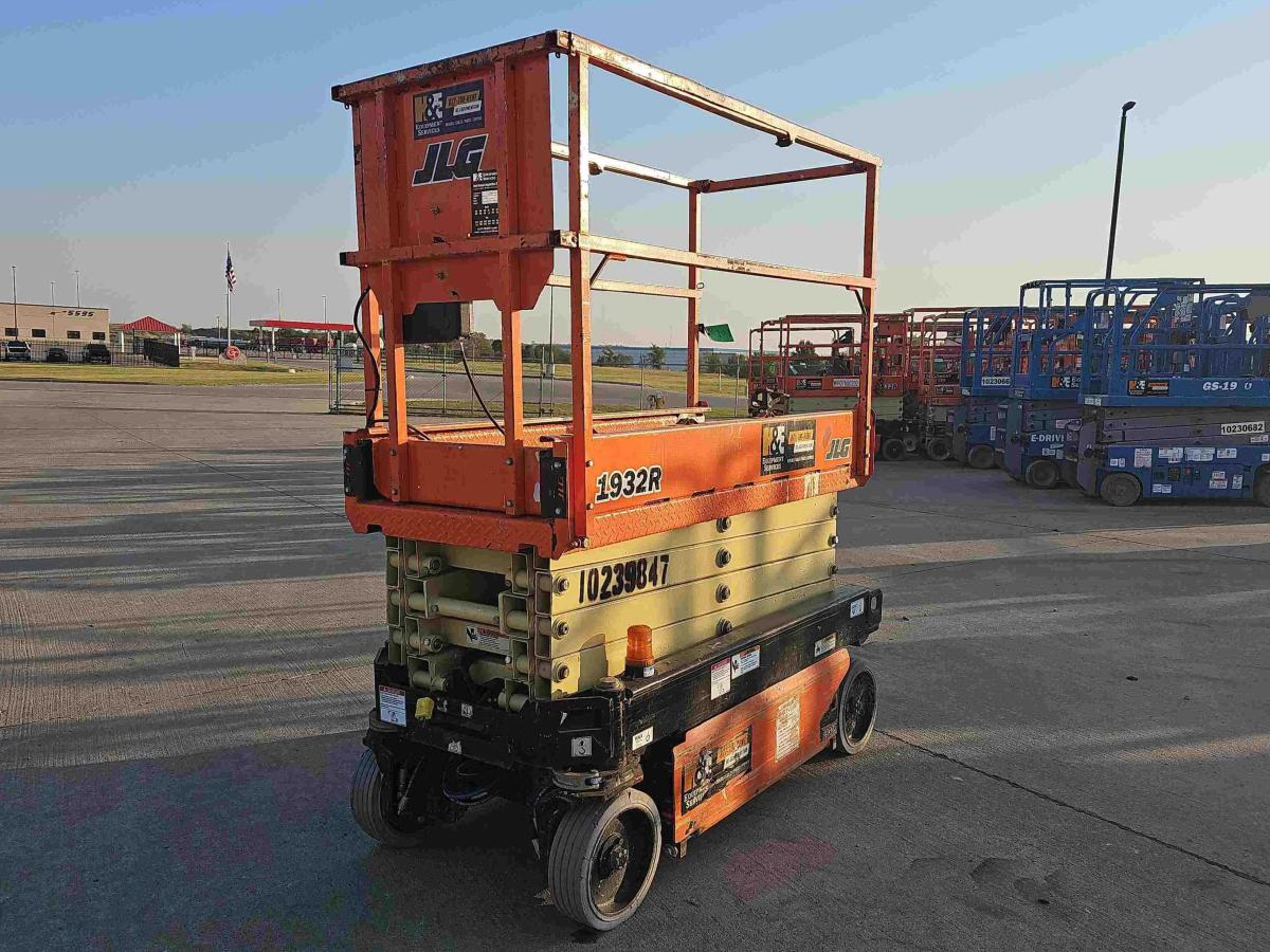2018 JLG 1932R-1