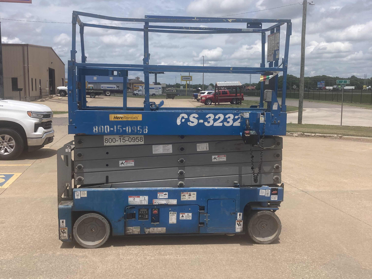 2017 Genie GS-3232-5