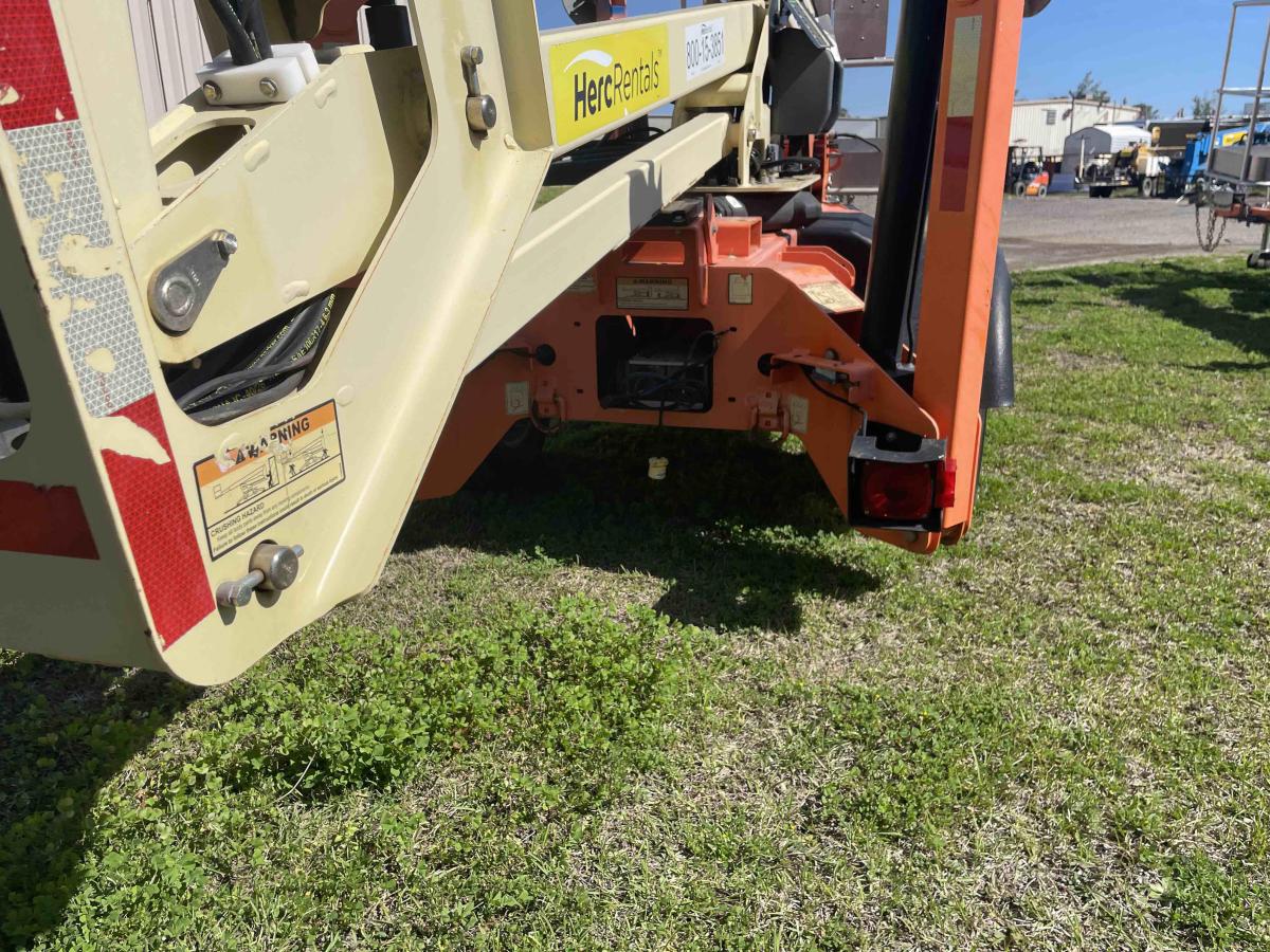 2017 JLG T350