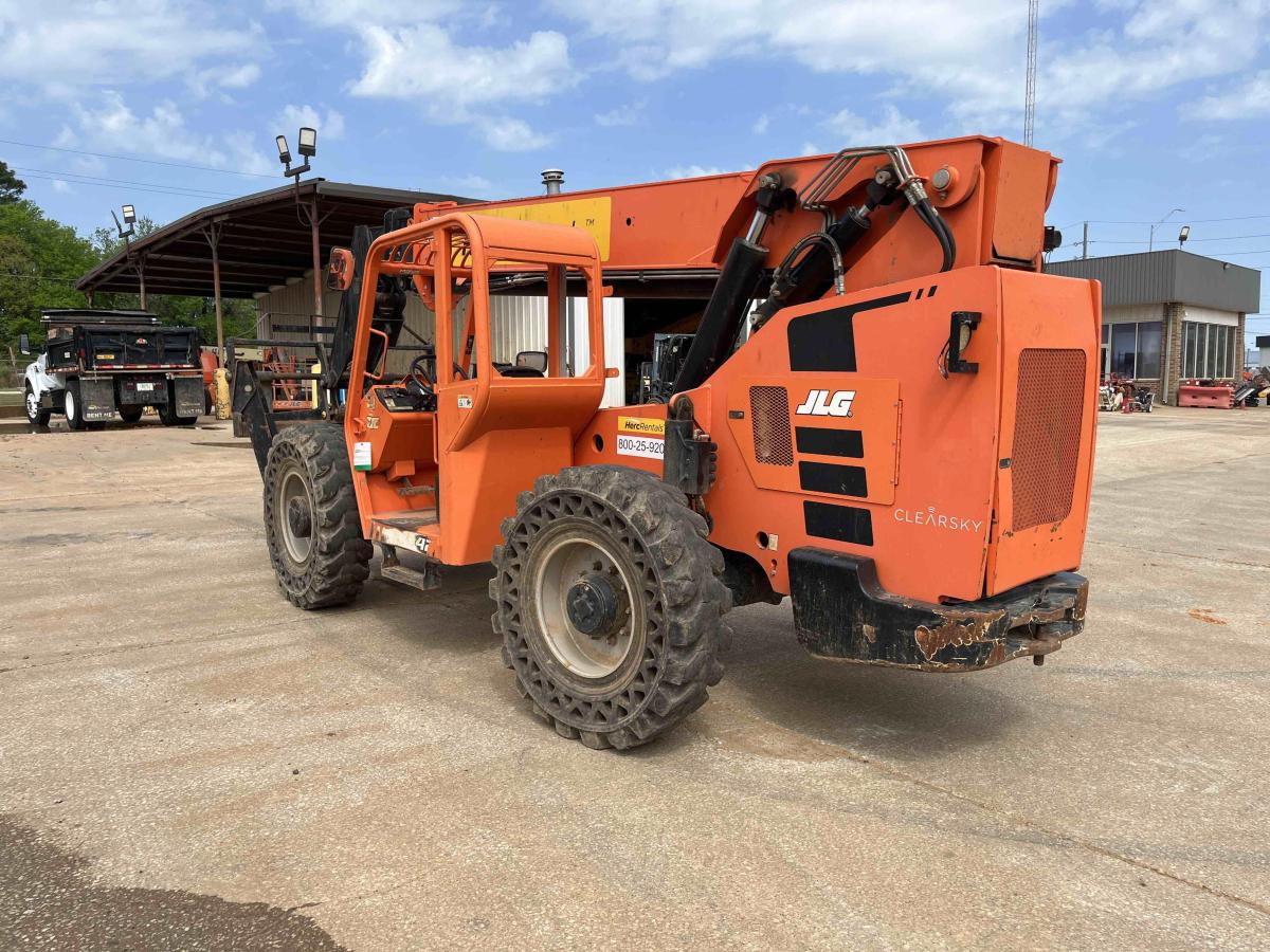 2019 SkyTrak 10042