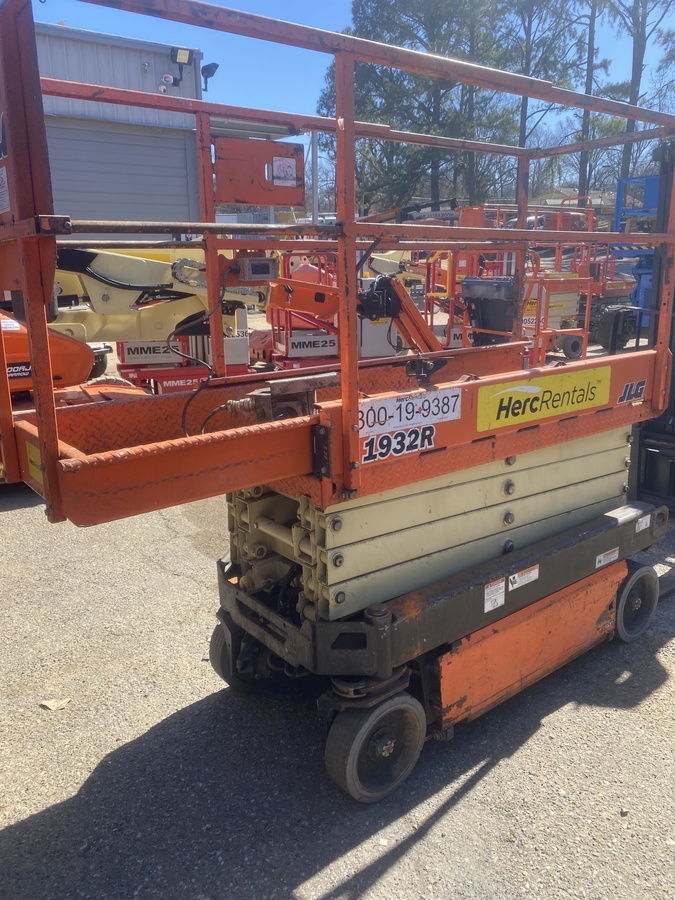 2018 JLG 1932R