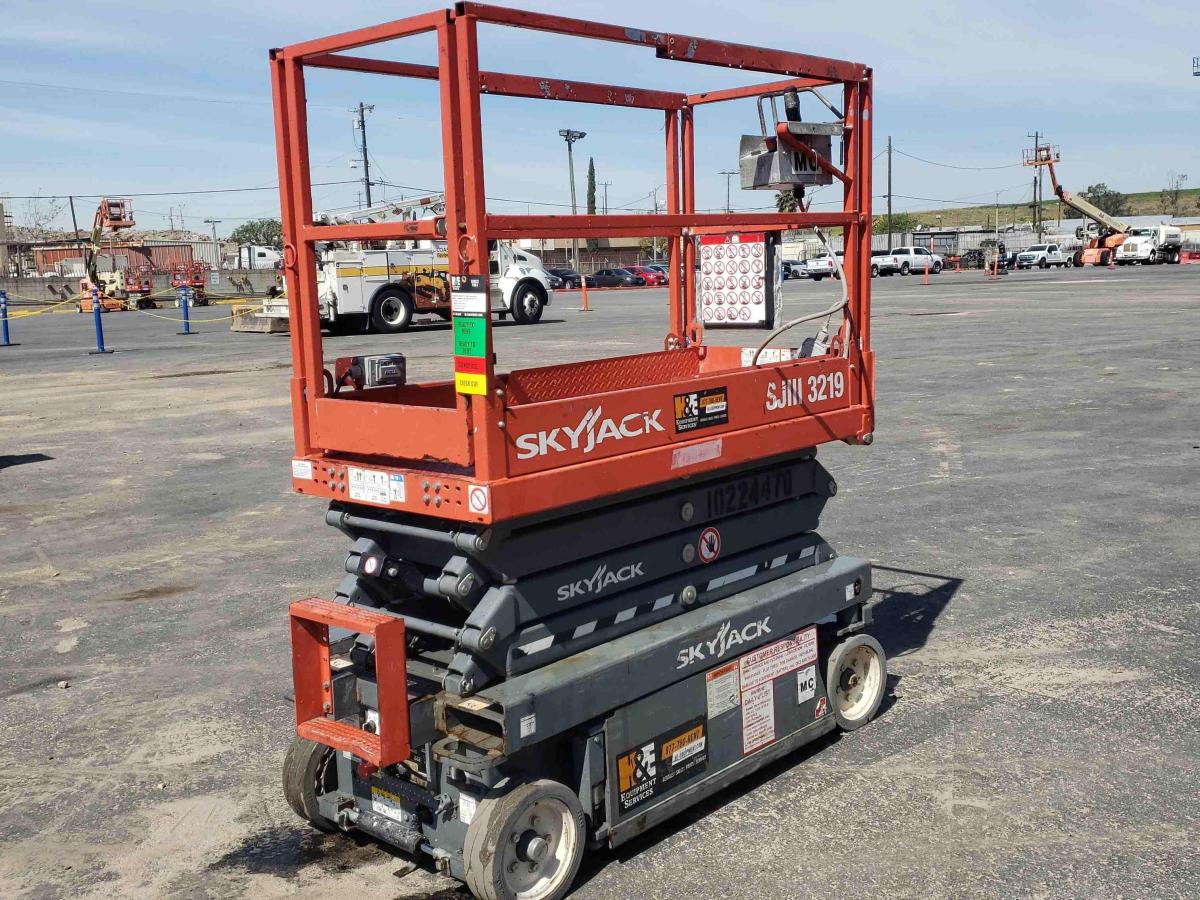 2017 Skyjack SJ3219