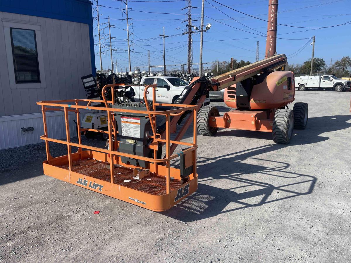 2016 JLG 600AJ