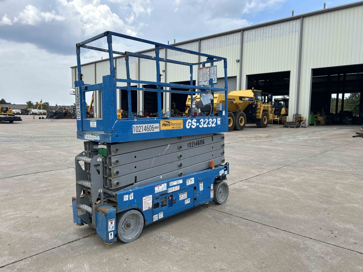 2017 Genie GS-3232-13