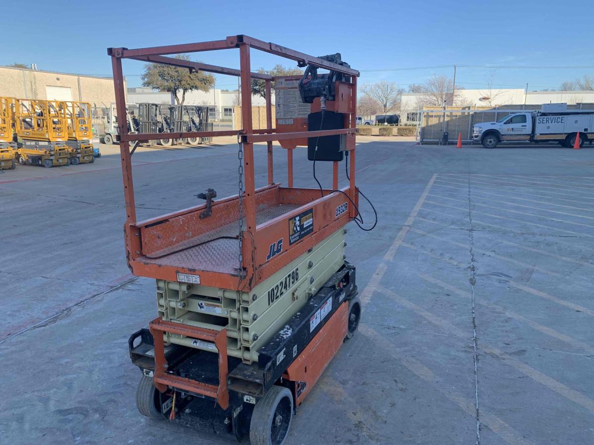 2017 JLG 1932R-3