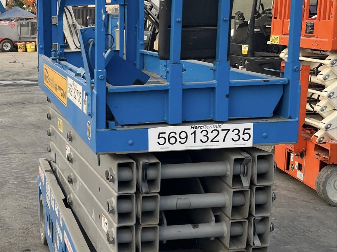 2017 Genie GS-3232-4