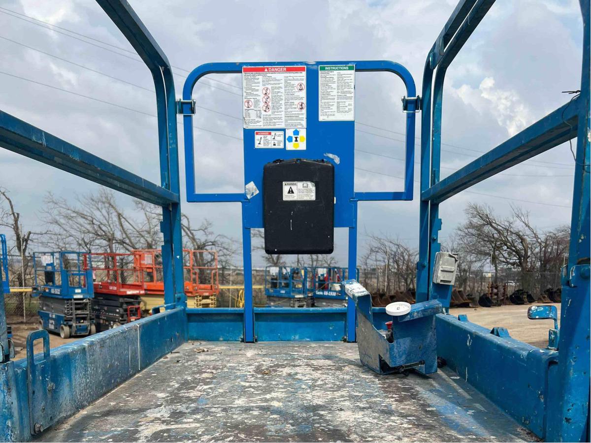 2016 Genie GS-3246
