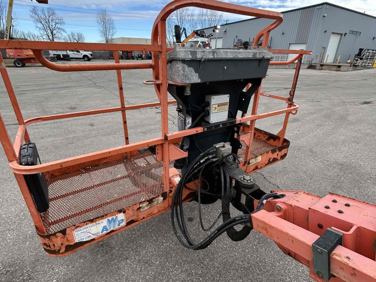 2015 JLG 600S