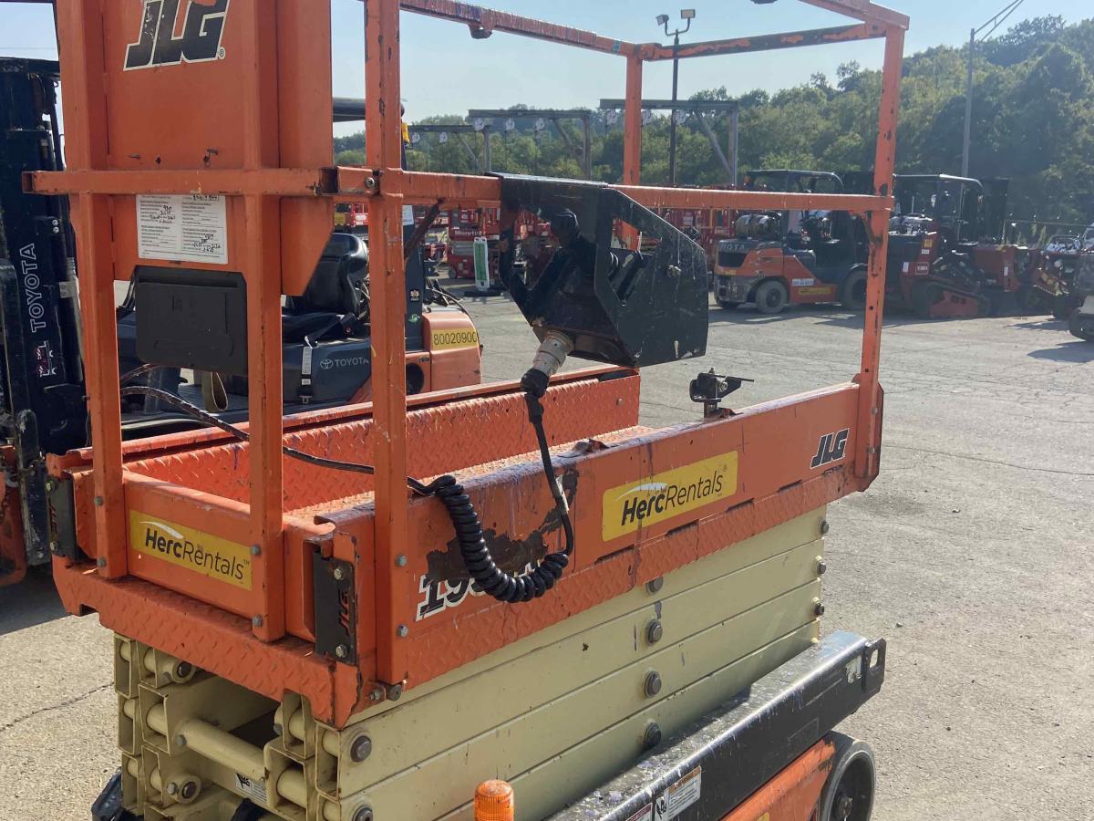 2018 JLG 1932R