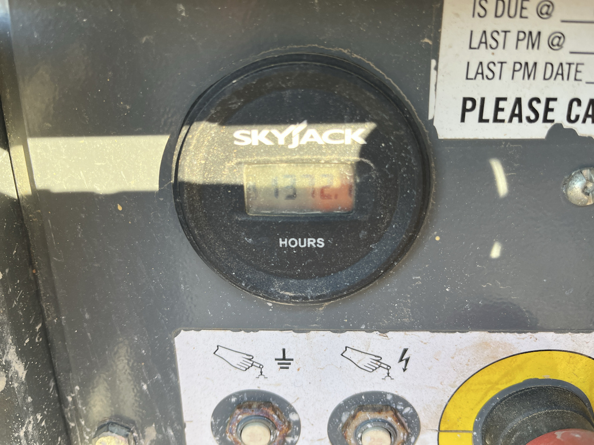 2018 Skyjack SJ-6832RT-6