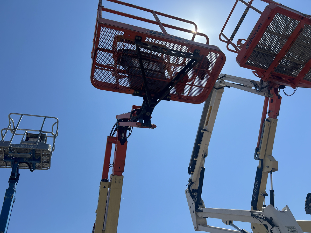 2018 JLG E450AJ-2